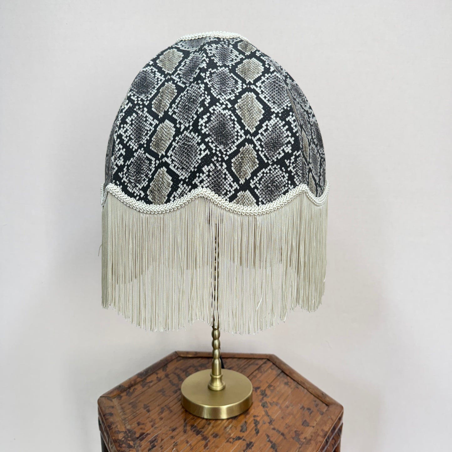 Small Snake Shade with Table Lamp